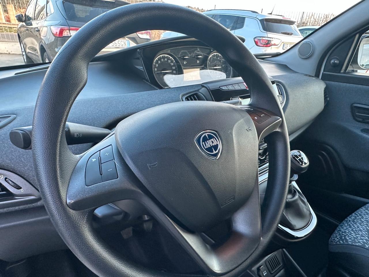 Lancia Ypsilon 1.0 FireFly 5 porte S&S Hybrid Ecochic Silver "Km 48.000"