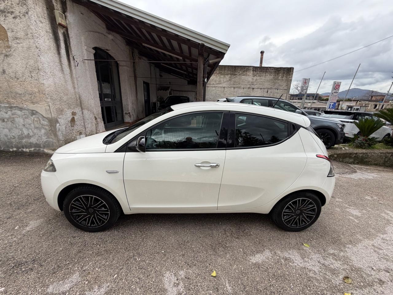 Lancia Ypsilon 1.2 69 CV 5 porte GPL Ecochic Gold