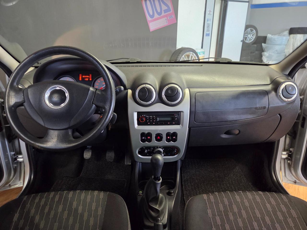 Dacia Logan MCV 1.6 Embleme (blackline) Gpl .ti