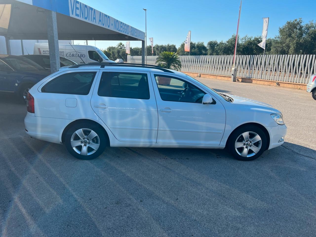 Skoda Octavia 1.6 TDI CR F.AP. DSG Wagon Elegance