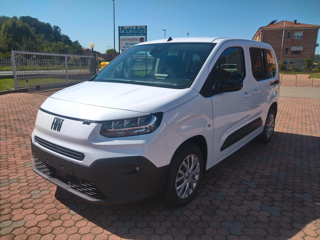 Fiat Doblo DOBLO' 4° serie COMBI 1.5 BlueHdi 100CV MT6 mod. Lounge *SENZA VINCOLO DI FINANZIAMENTO*