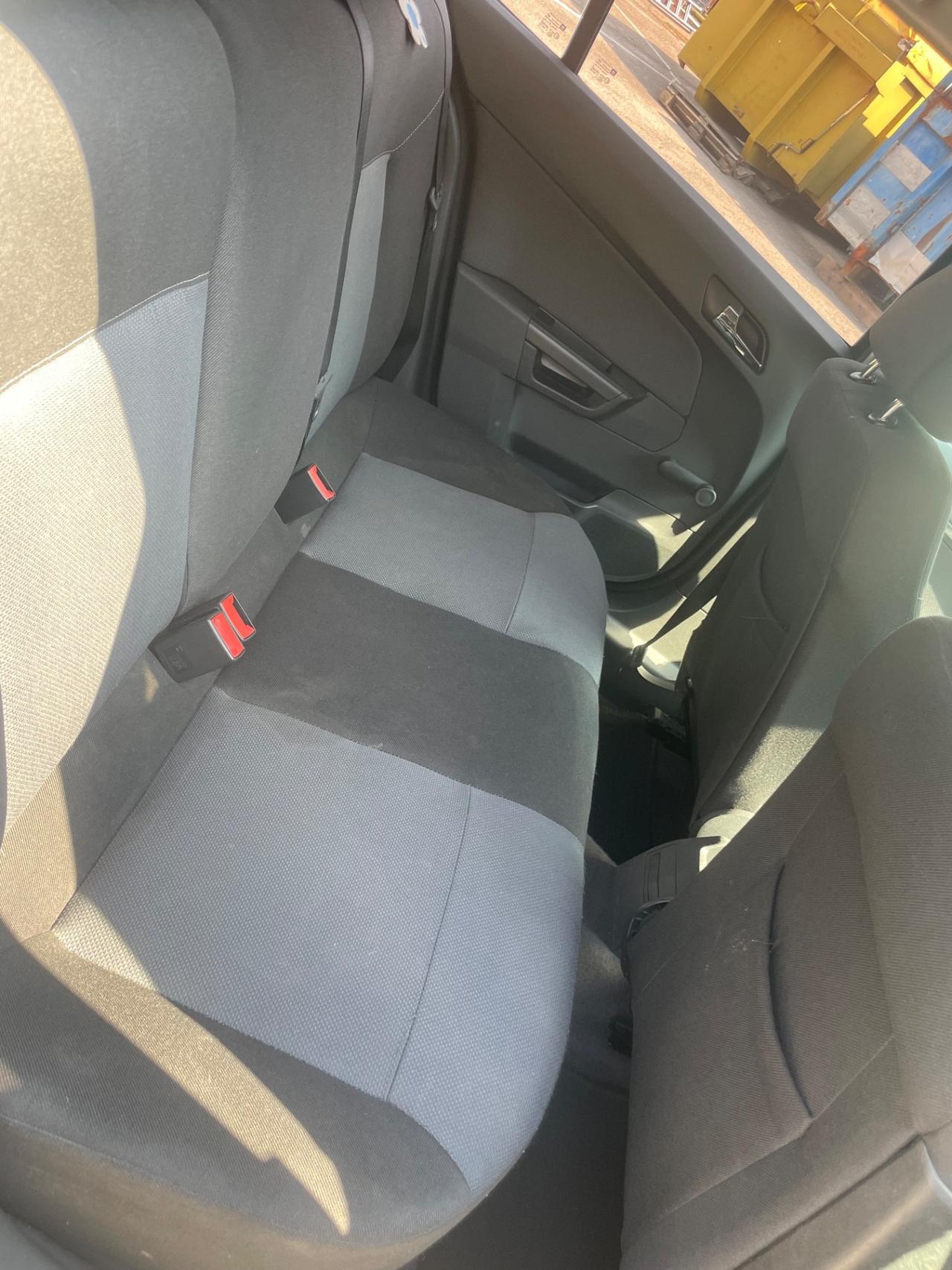 Opel Astra 1.6 16V Twinport 5 porte Cosmo