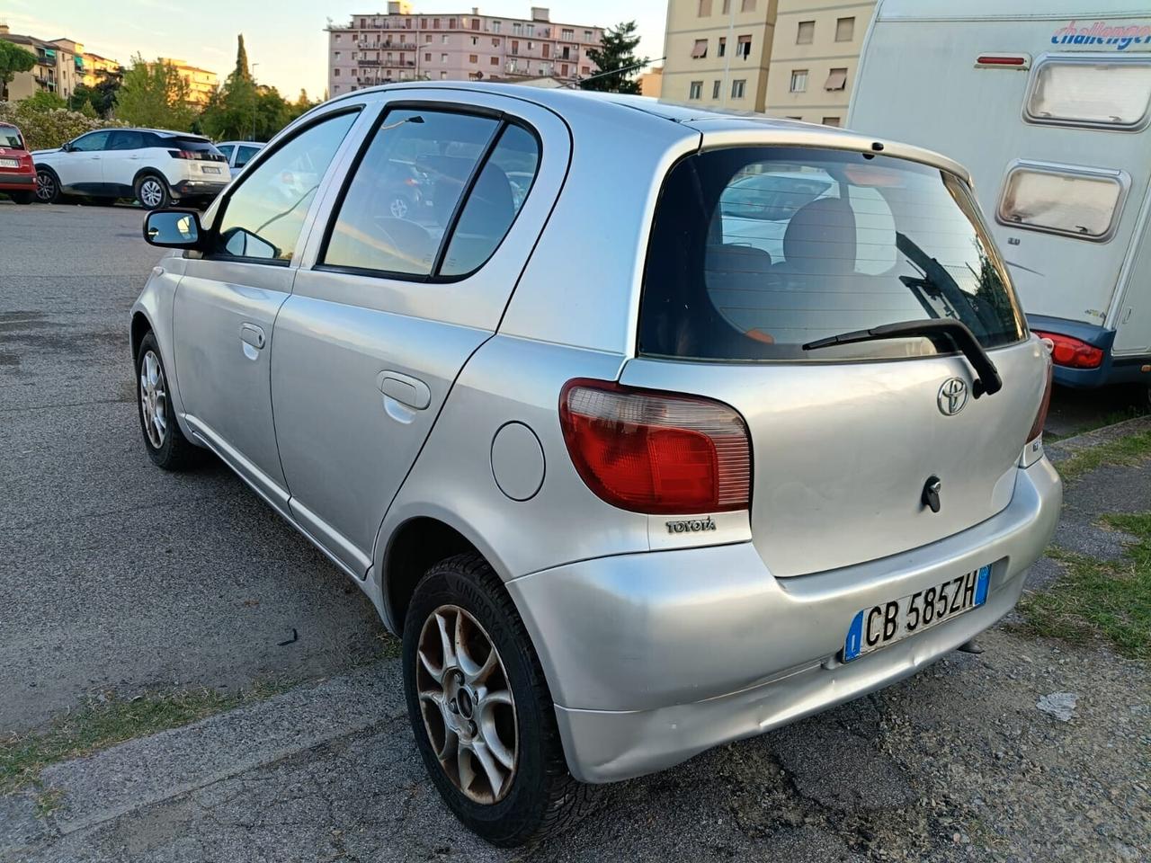 Toyota Yaris 1.0 benzina