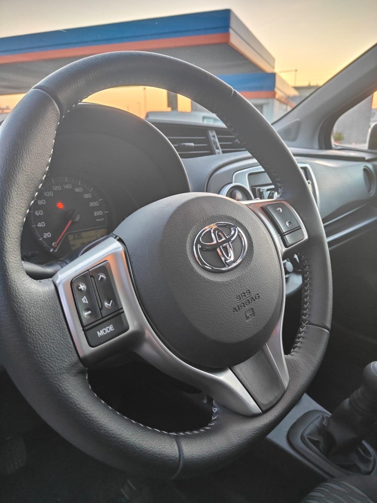 Toyota Yaris 1.0 5 porte Lounge