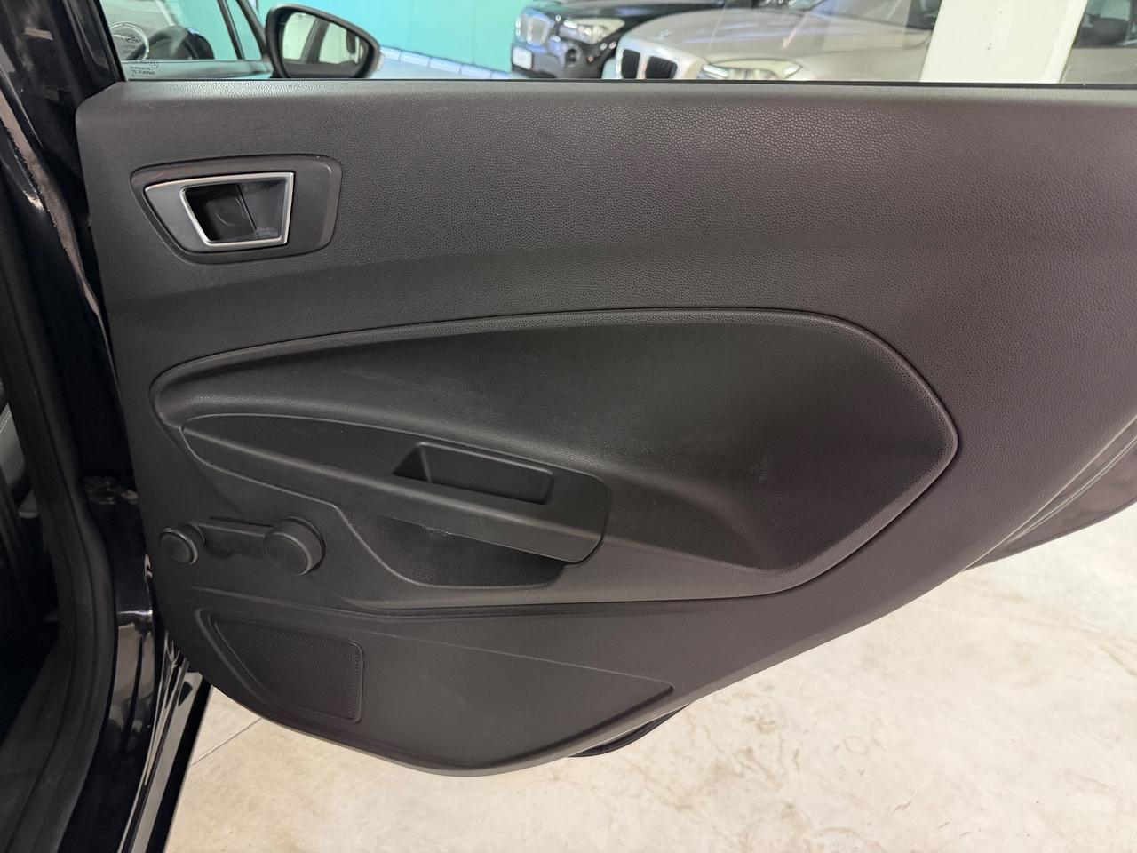 Ford Fiesta 1.5 TDCi 75CV 5 porte Titanium