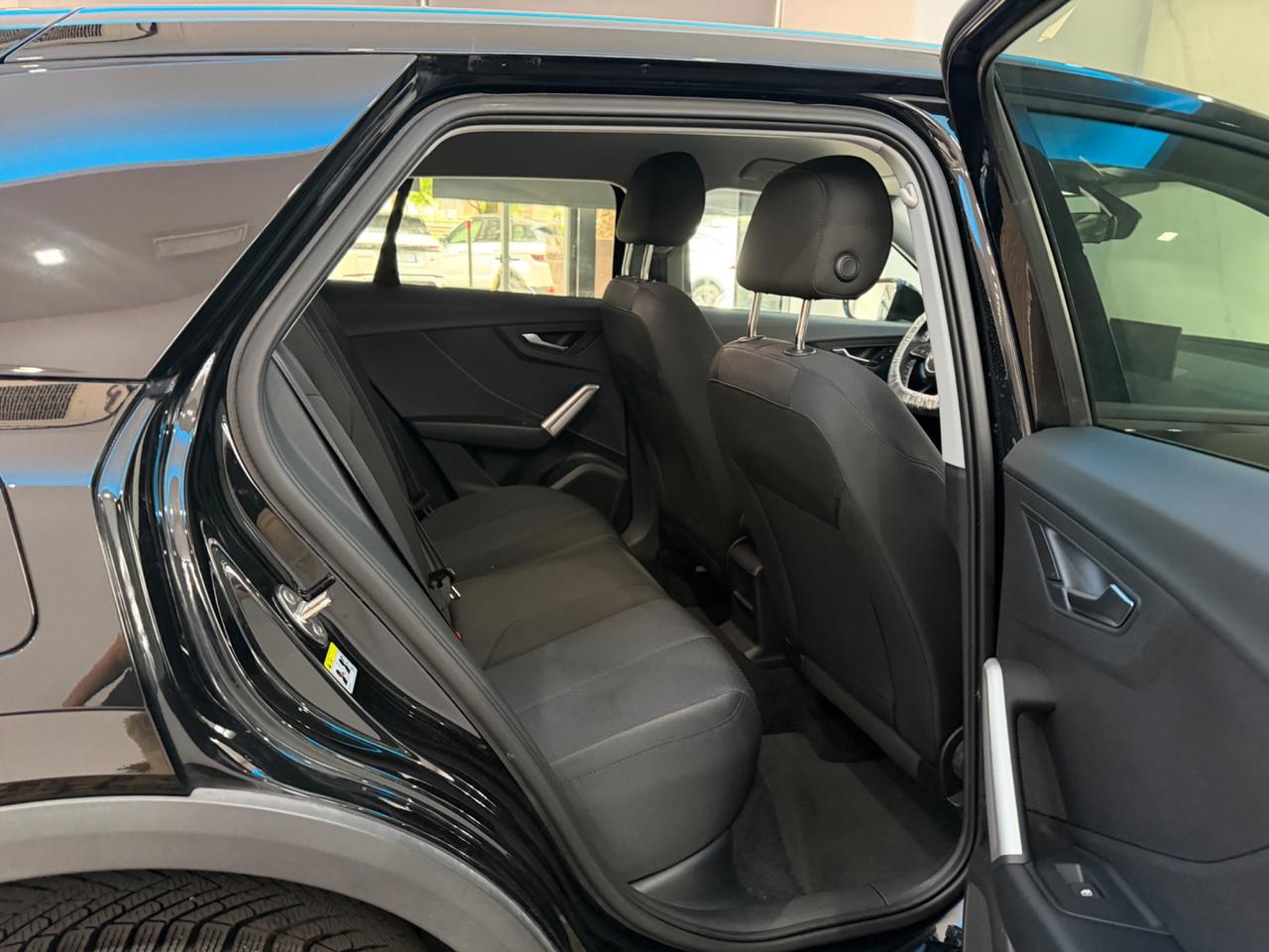 Audi Q2 35 TDI S tronic Identity Black