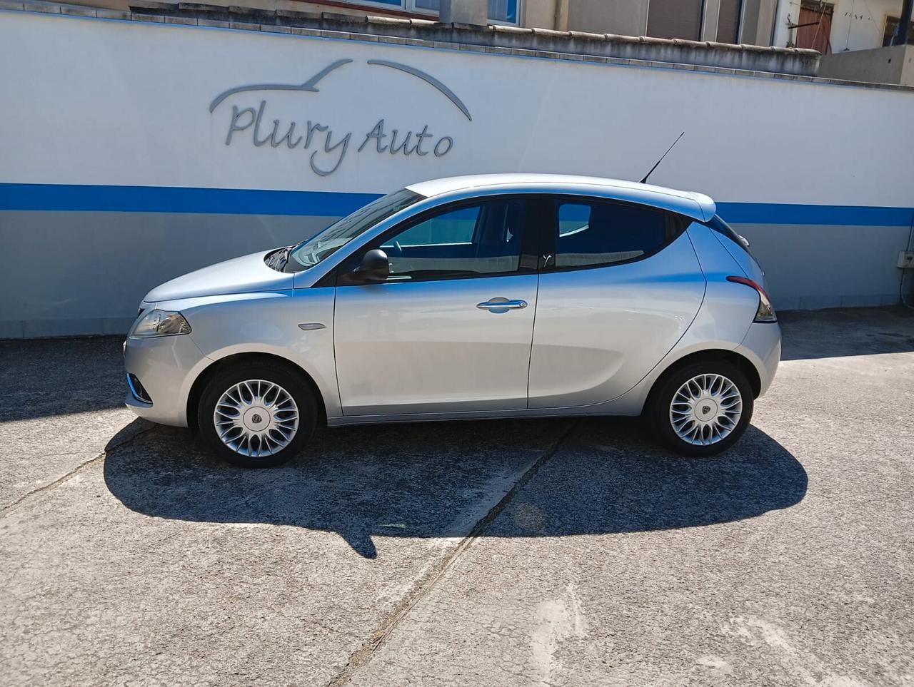Lancia Ypsilon 1.3 MJT 16V 95 CV 5 porte S&S Silver