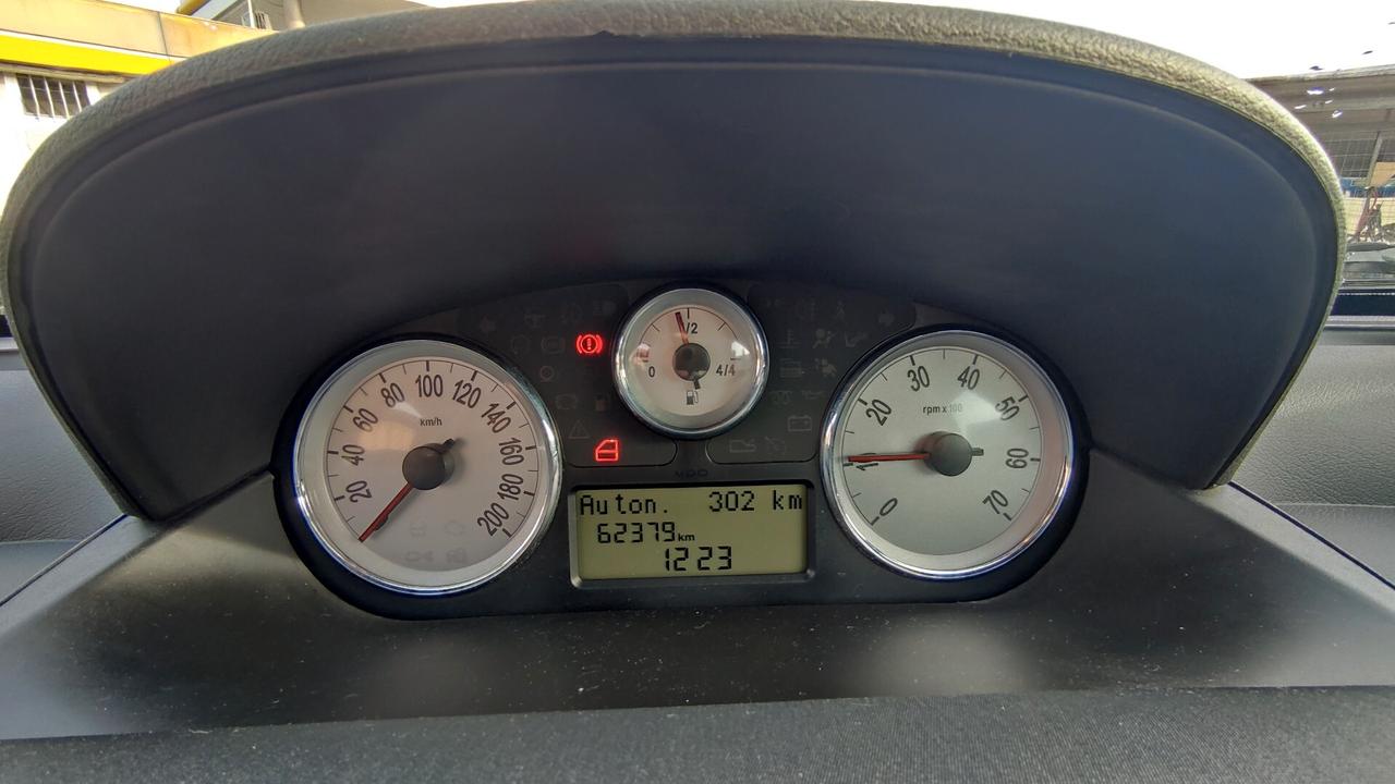 Lancia Ypsilon 1.2 soli 62000km NEOPATENTATI - 2009