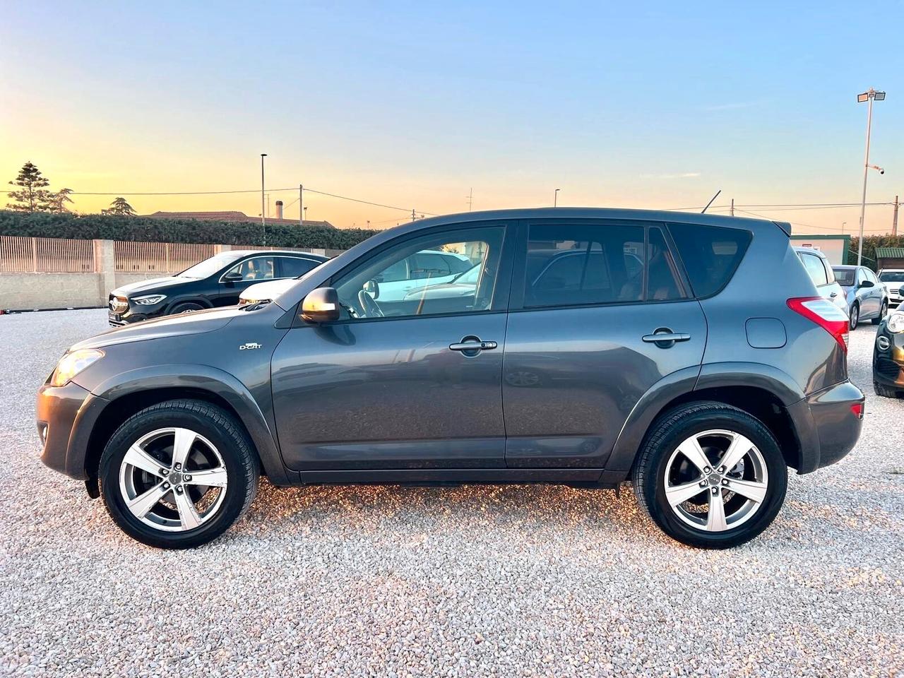 Toyota RAV 4 RAV4 2.2 D-4D 150 CV DPF Luxury