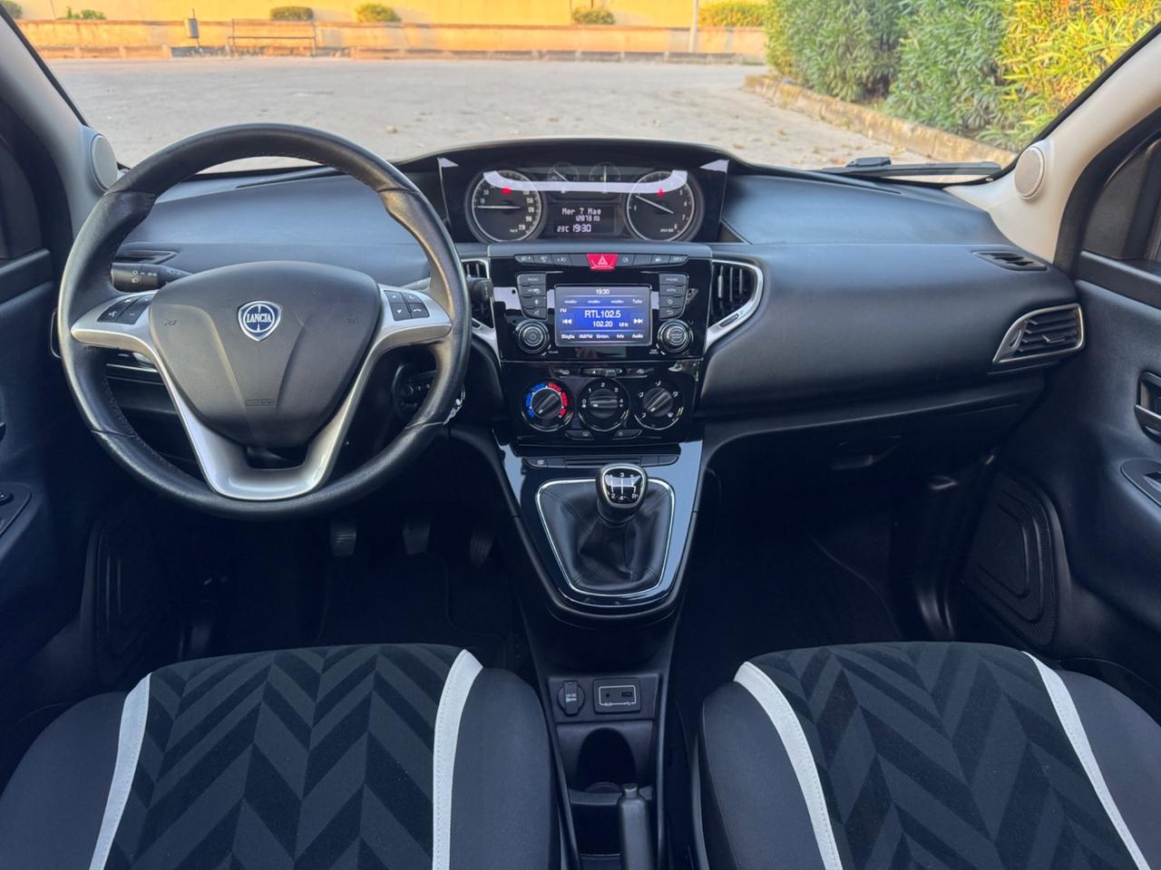 Lancia Ypsilon 1.2 fire TETTO APRIBILE