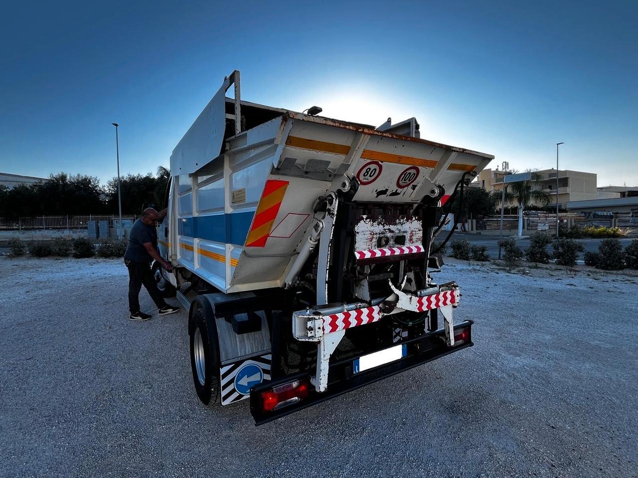 IVECO DAILY 65C15 COMPATTATORE RIBALTABILE – ANNO 2007