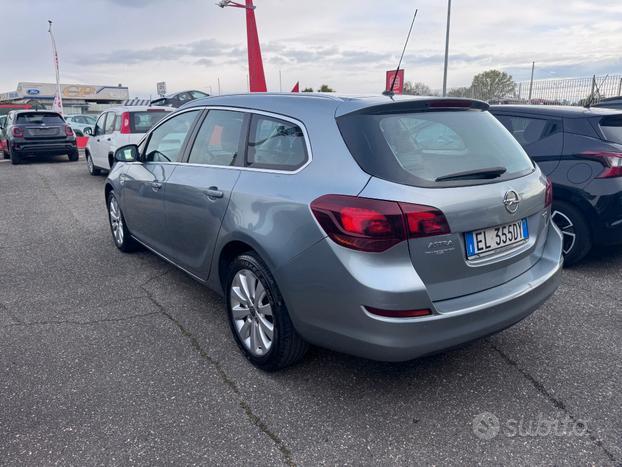 Opel Astra 1.7 CDTI 110CV Sports Tourer Cosmo Flee