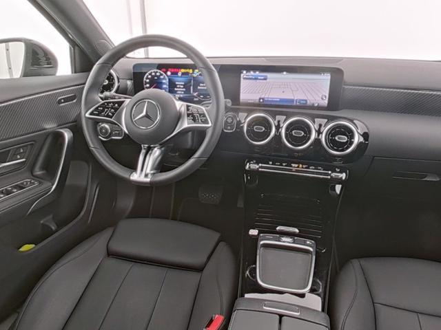 MERCEDES-BENZ A 180 Automatic Progressive Advanced