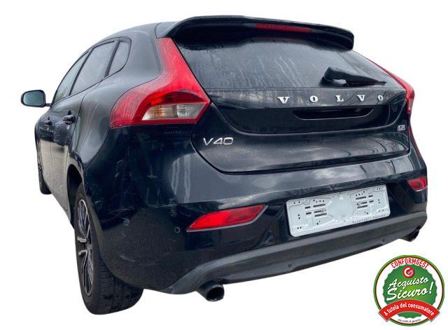 VOLVO V40 D3 Momentum