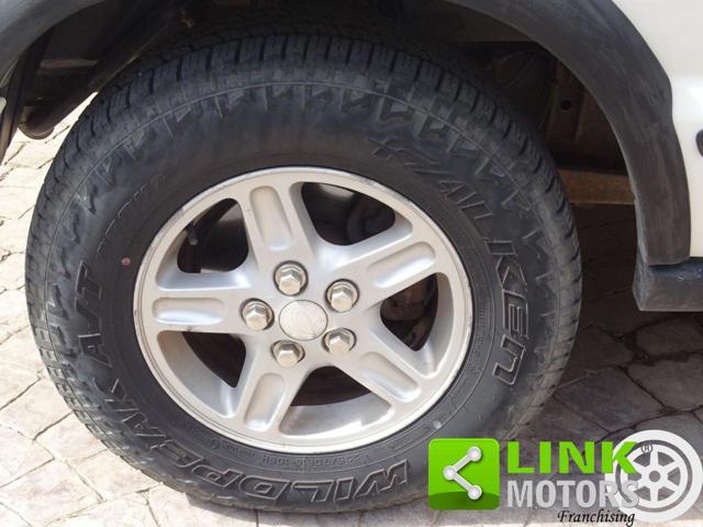 LAND ROVER Discovery 2.5 TD5 7 POSTI