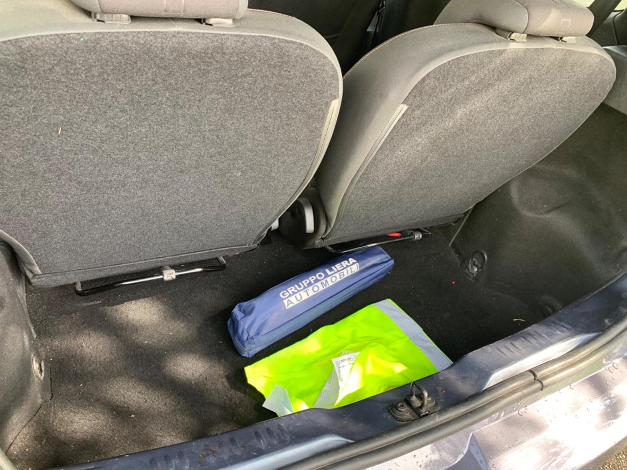 Utilitaria 1.2 benzina neopatentati