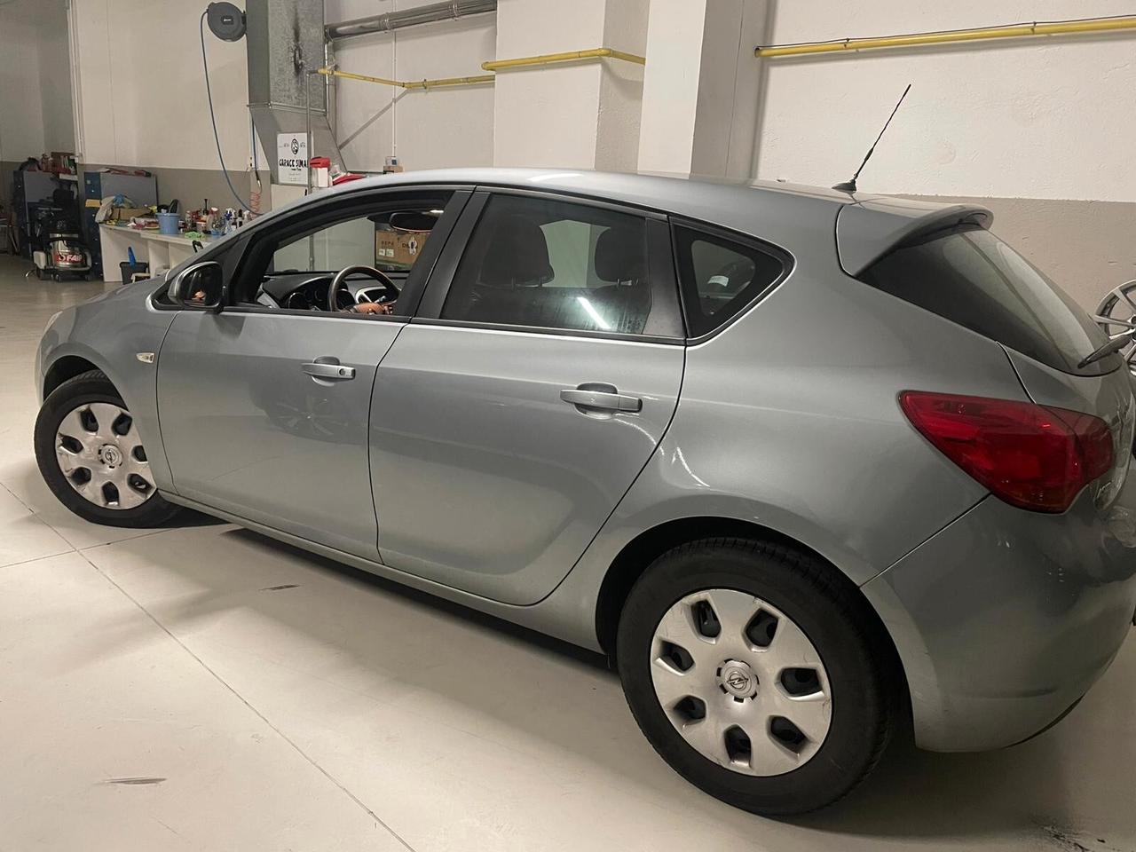 Opel Astra 1.7 CDTI 110CV 5 porte Cosmo