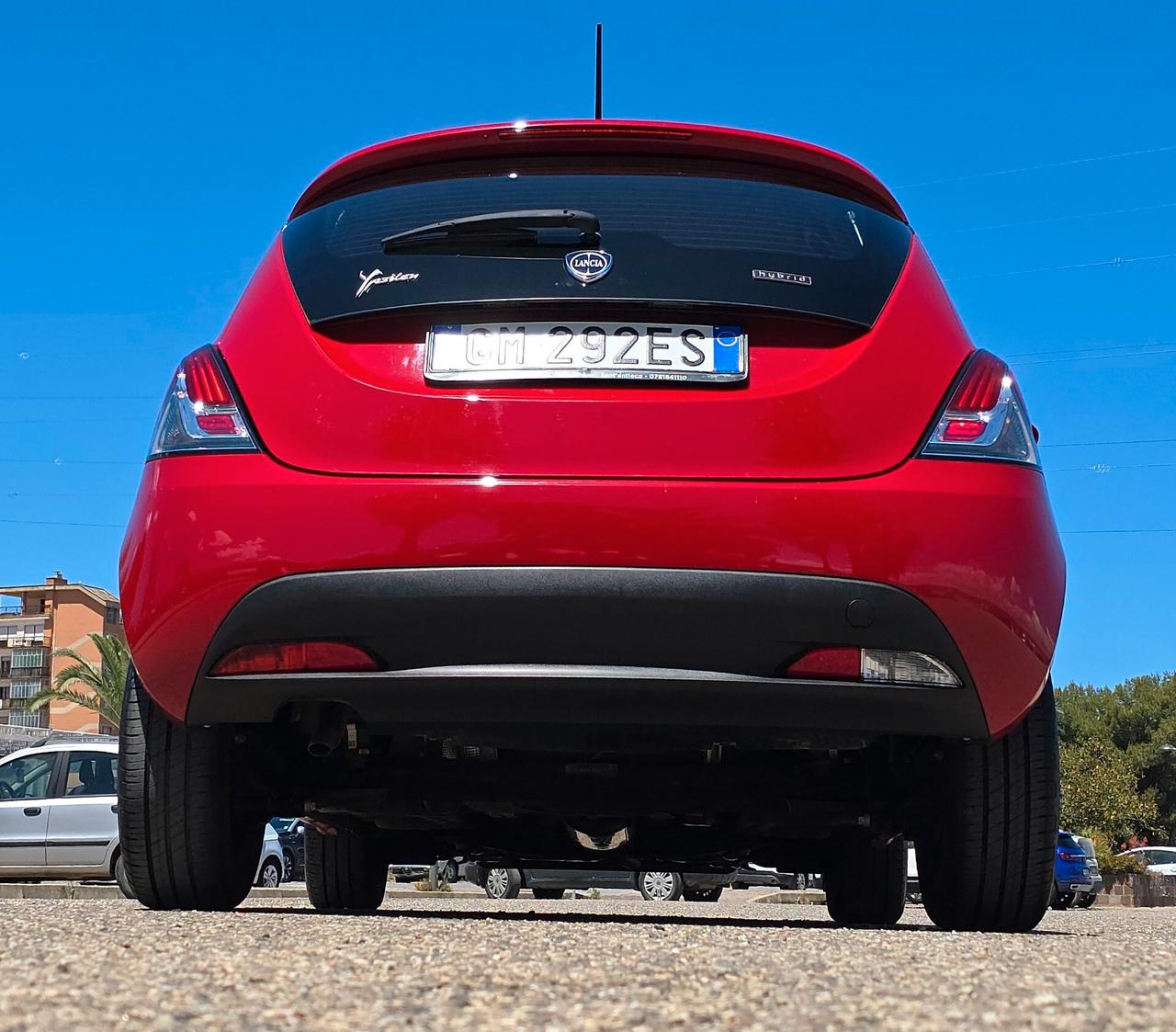 Lancia Ypsilon 1.0 FireFly 5 porte S&S Hybrid Ecochic Silver