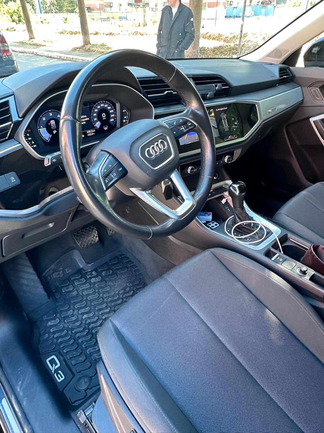 Audi Q3 35 TDI S tronic line edition -PARI AL NUOVO-
