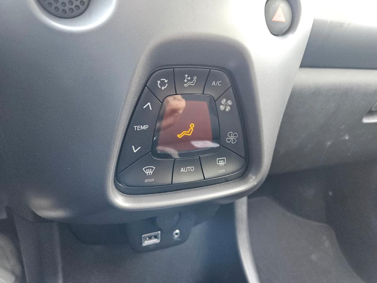Toyota Aygo Connect 1.0 VVT-i 72 CV 5 porte