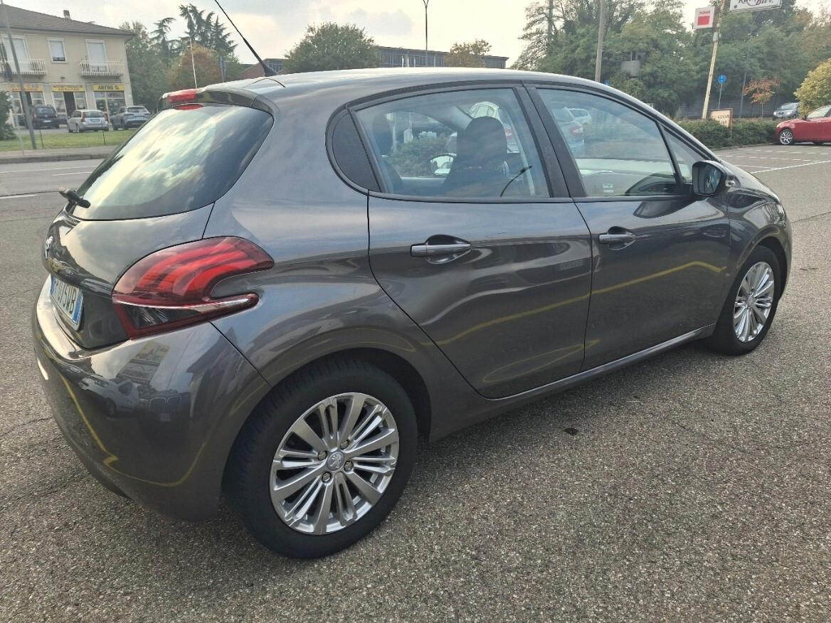 Peugeot 208 PureTech 82 5 porte Allure