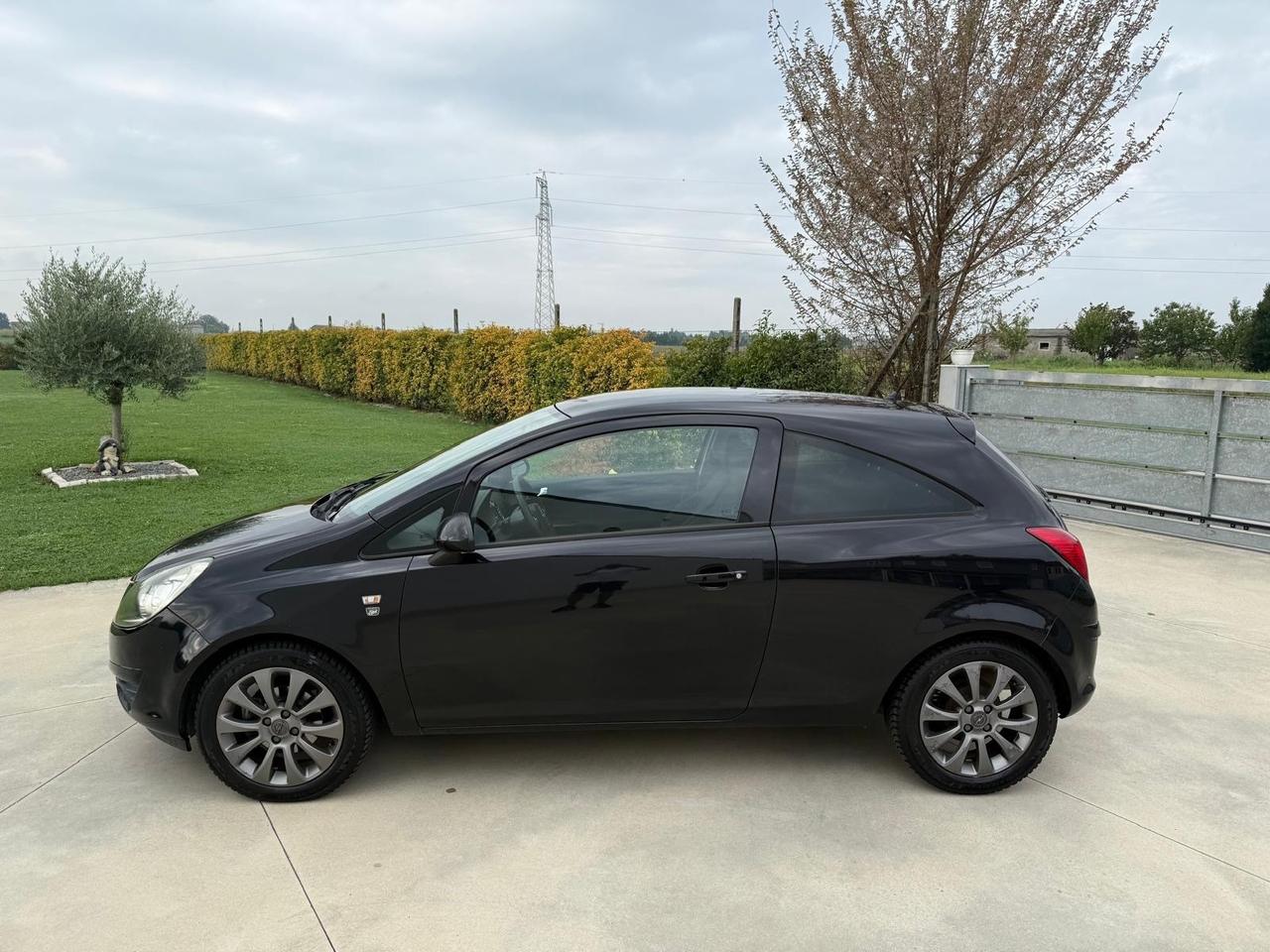 Opel Corsa 1.2 3 porte Sport