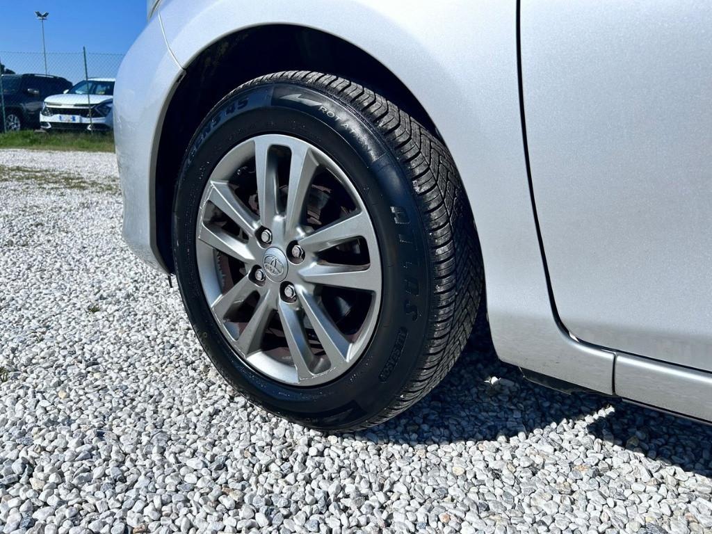 TOYOTA Yaris III 2011 - Yaris 5p 1.0 Lounge c/CL