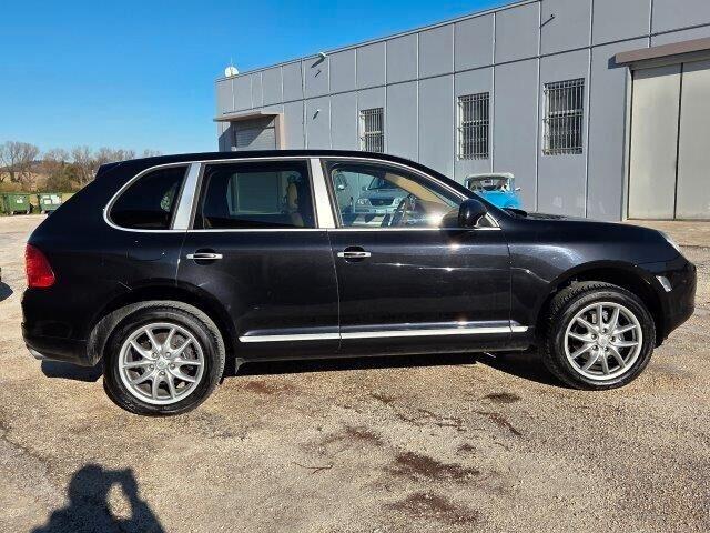Porsche CAYENNE 3.2 V6 -UNI PRO -