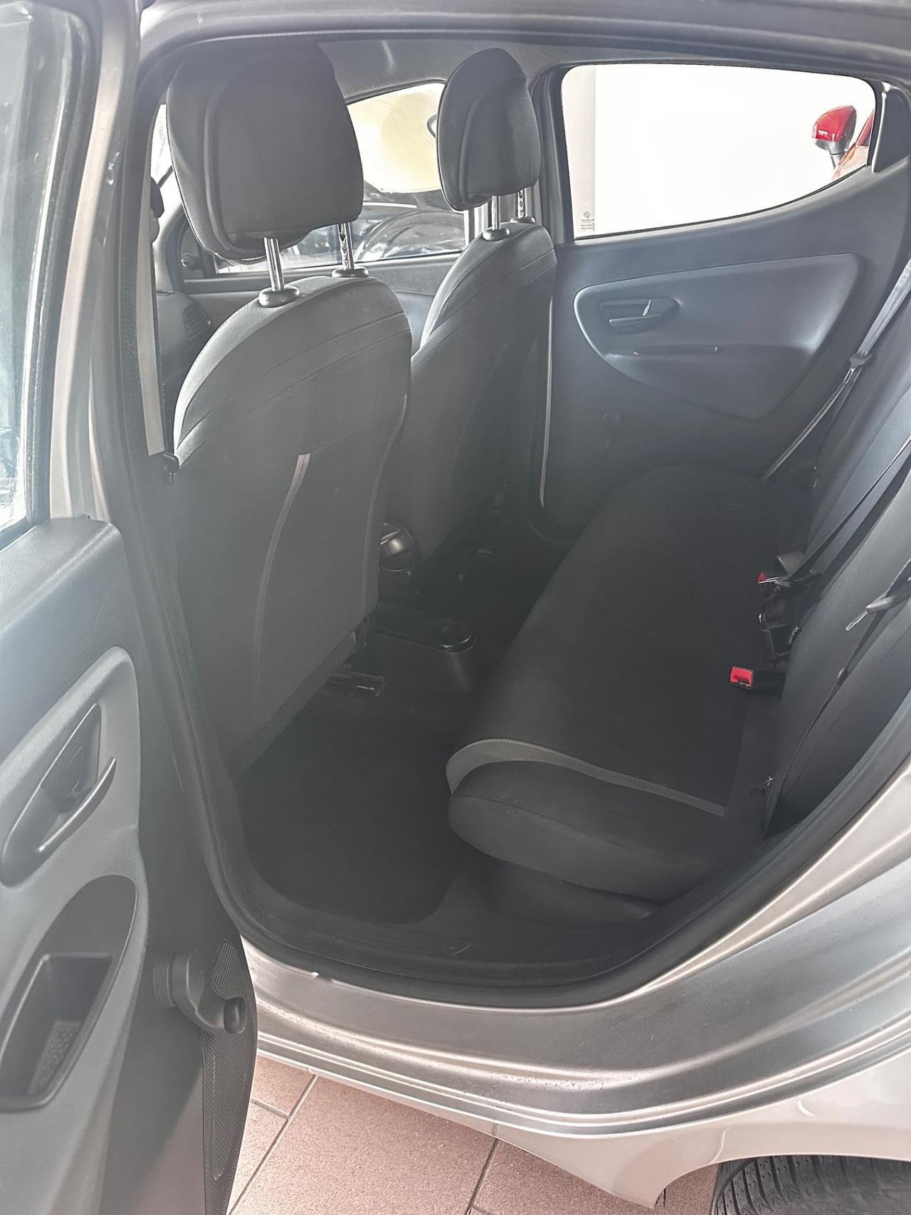 Lancia Ypsilon 1.3 MJT 16V 95 CV 5 porte S&S Silver