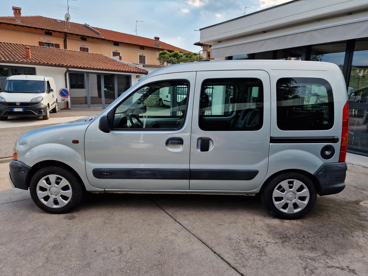 Renault Kangoo 1.2 16V TRASPORTO DISABILI