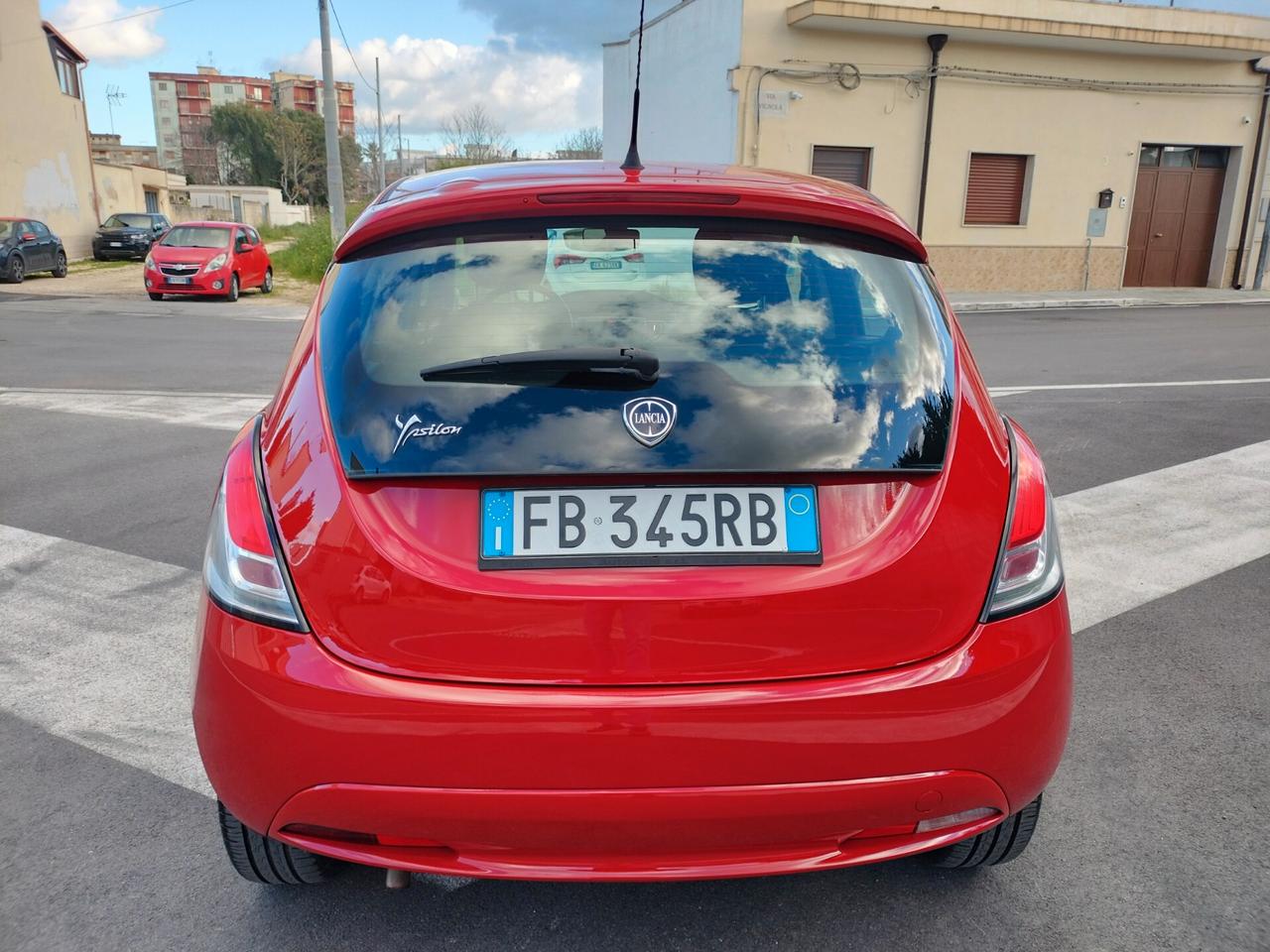 Lancia Ypsilon 1.2 69 CV 5 porte Elefantino 80.000km