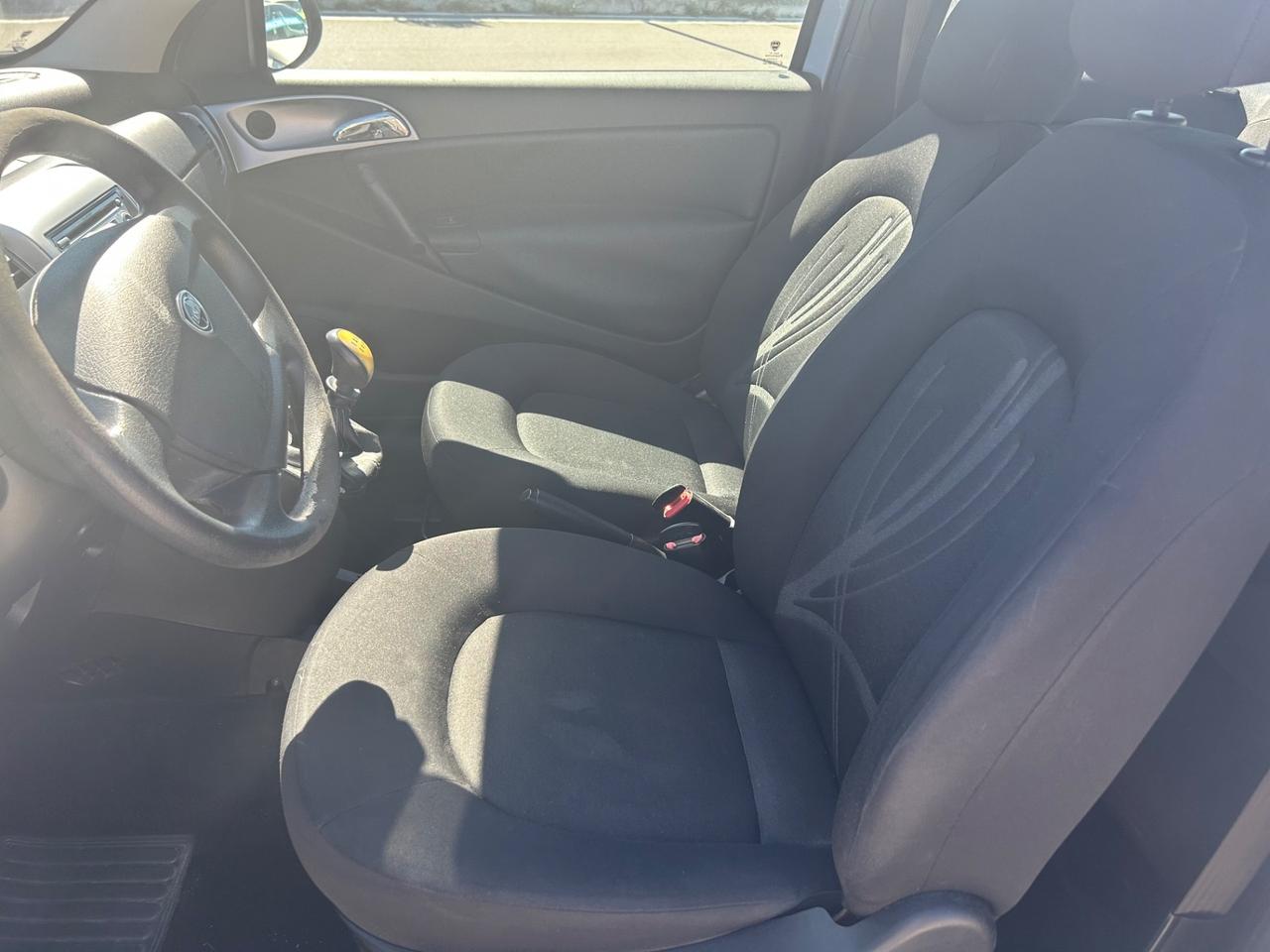 Lancia Ypsilon 1.2 69 CV Unyca