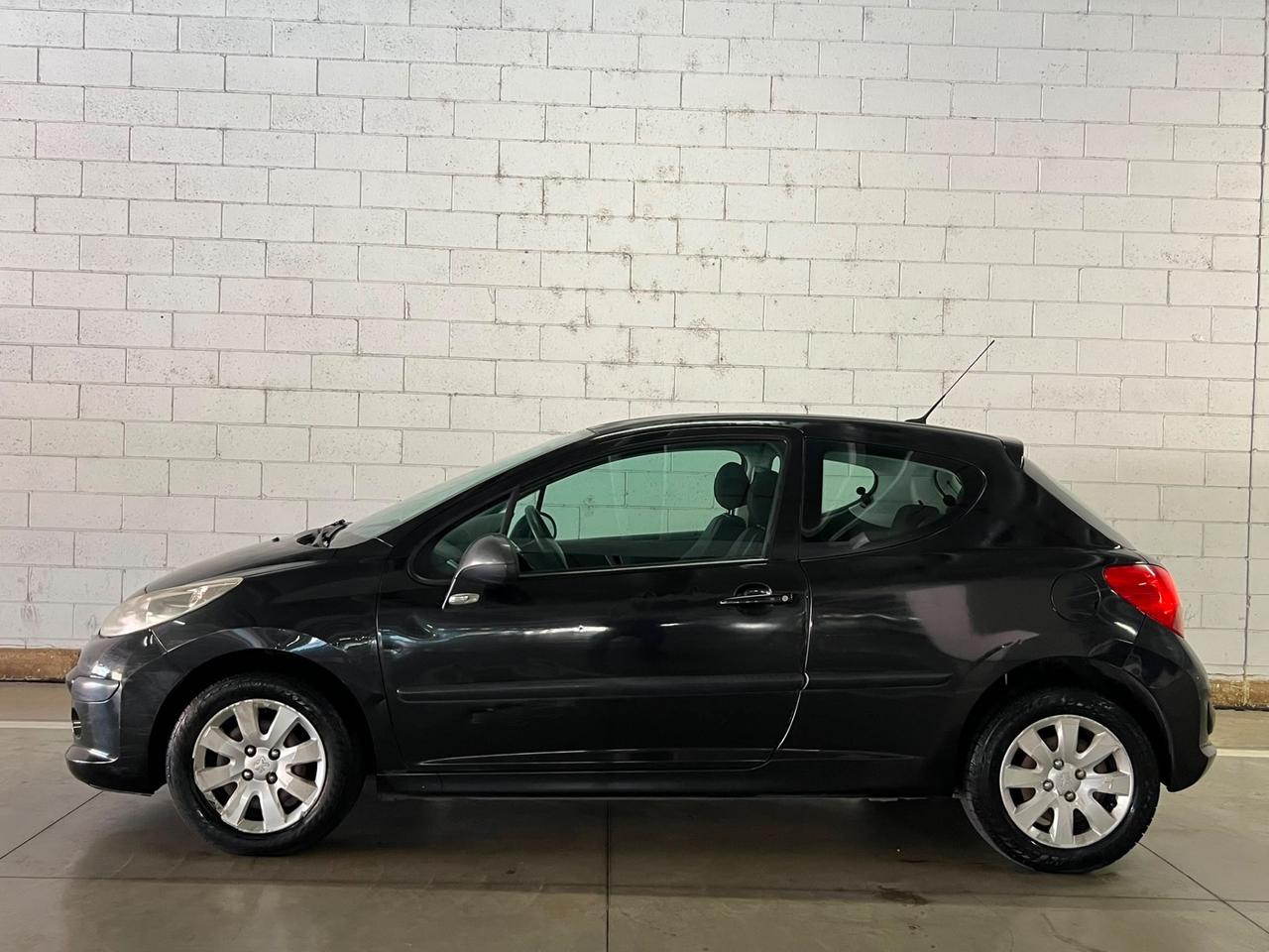 Peugeot 207 1.4 8V 75CV 3p. X Line