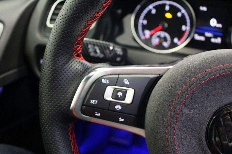 Volkswagen Golf 1.6 TDI R-Line Sport BMT Akrapovic