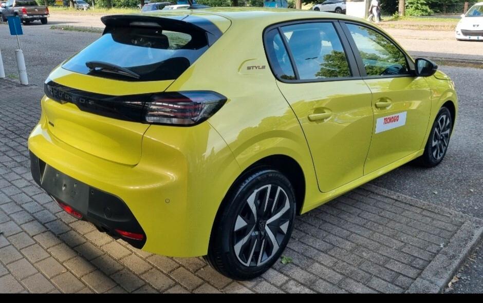 Peugeot 208 1.2 STYLE 100 CV KM ZERO X NEOPATENTATI 6 MARCE