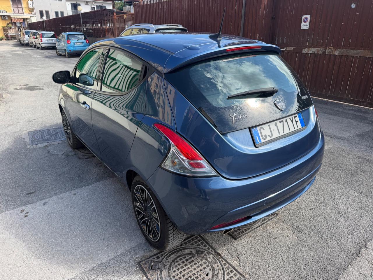 Lancia Ypsilon 1.0 FireFly 5 porte S&S Hybrid Alberta Ferretti
