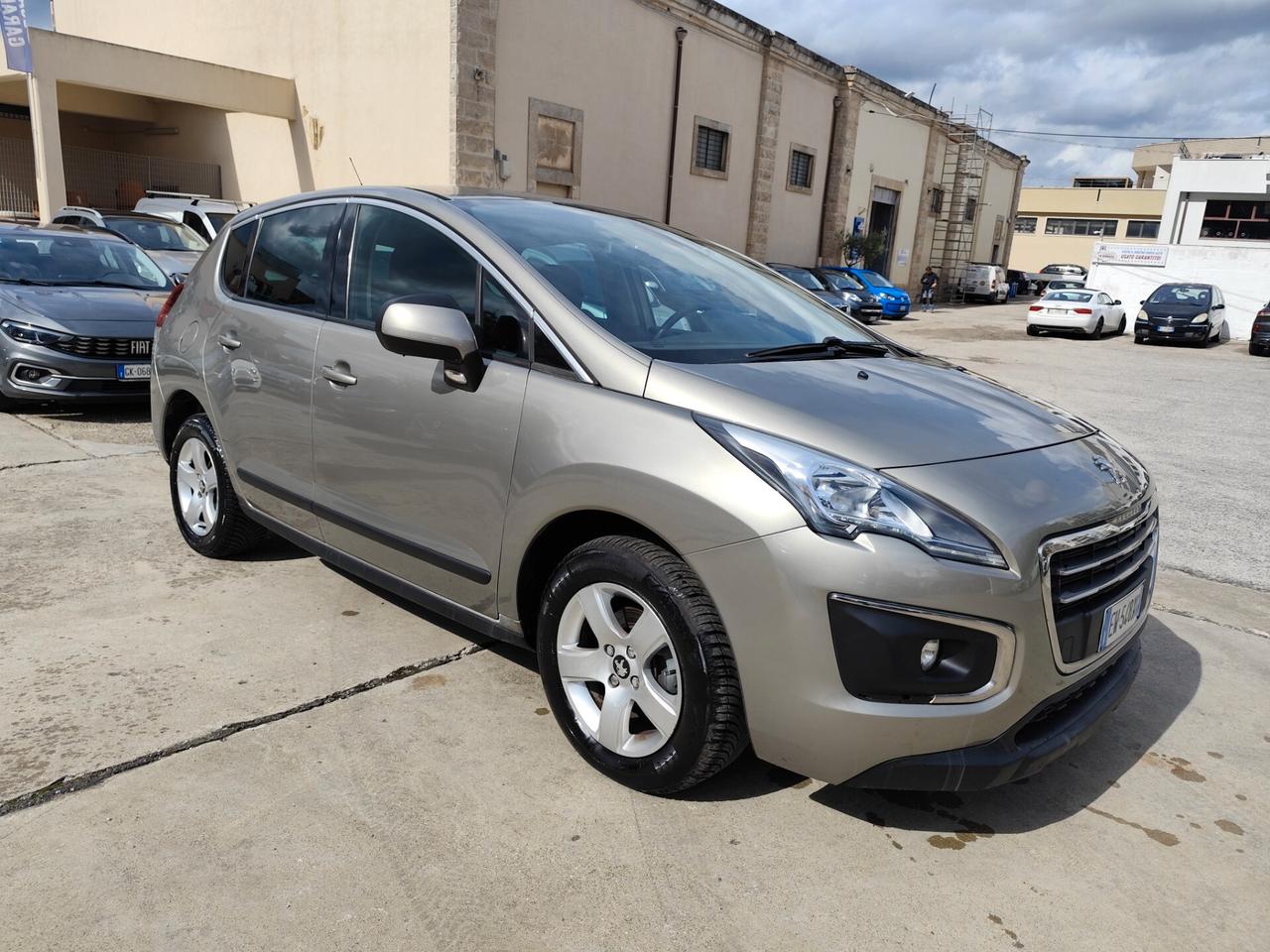 Peugeot 3008 1.6 HDi 115CV Business