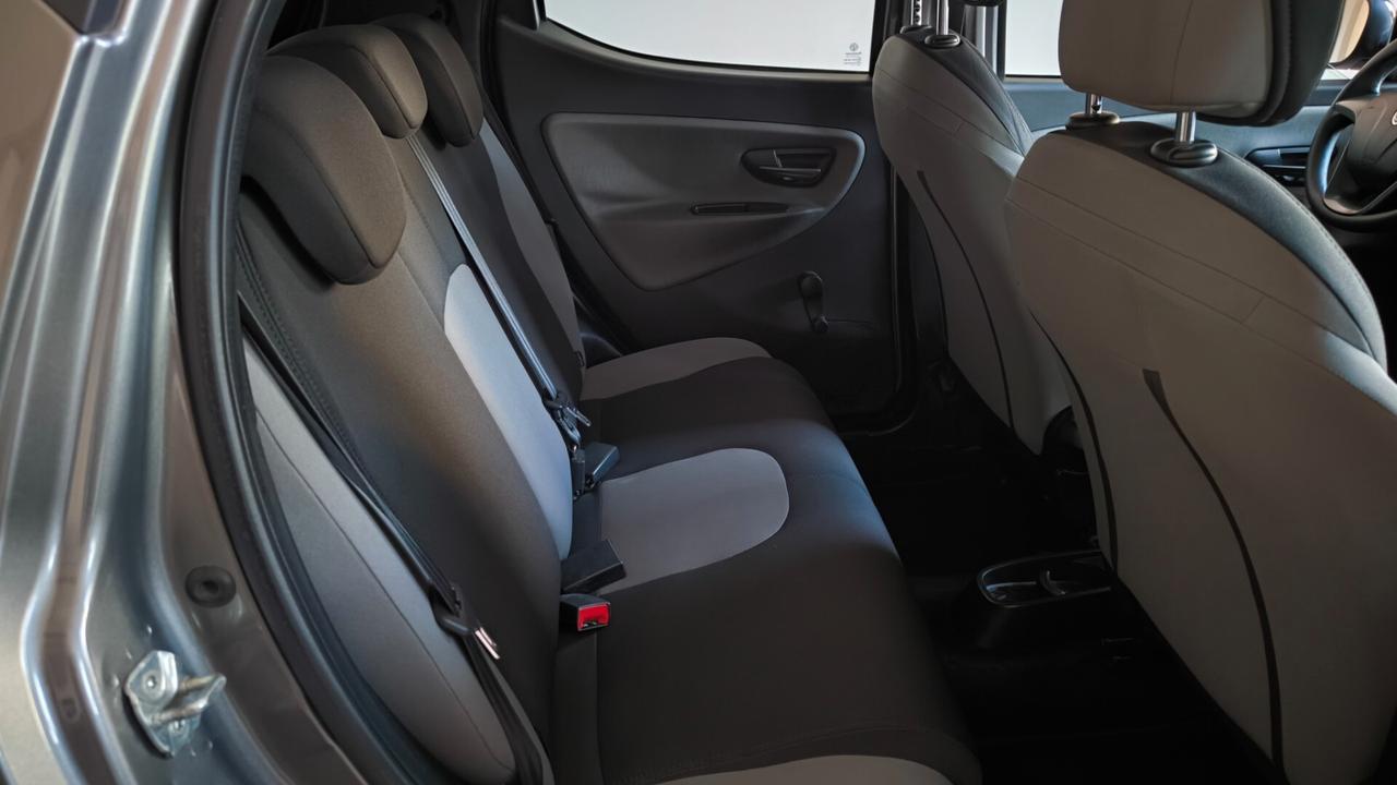 Lancia Ypsilon 1.2 69 CV 5 porte S&S Silver