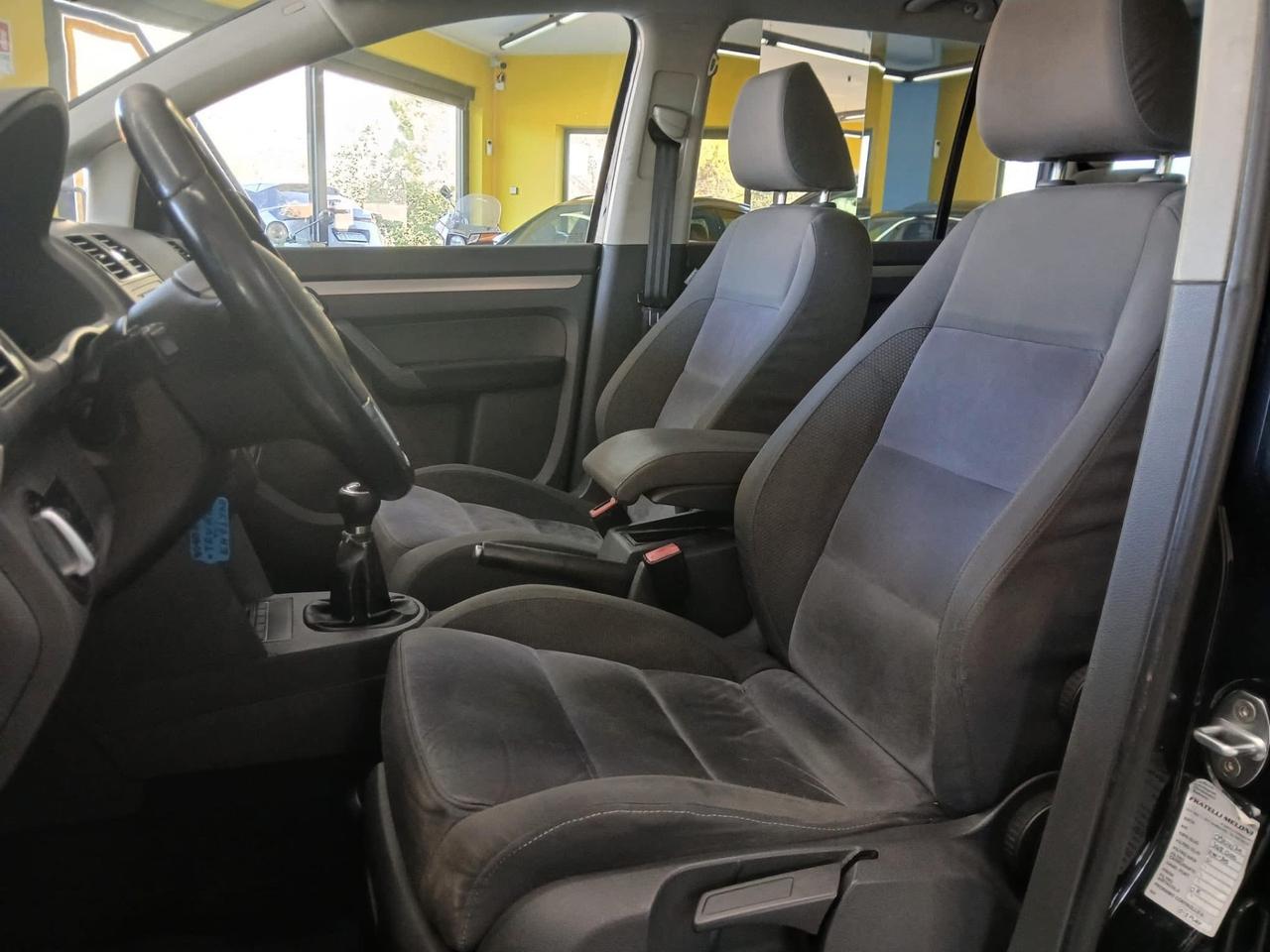 Volkswagen Touran Business 1.4 Highline EcoFuel 7 posti tetto navigatore full