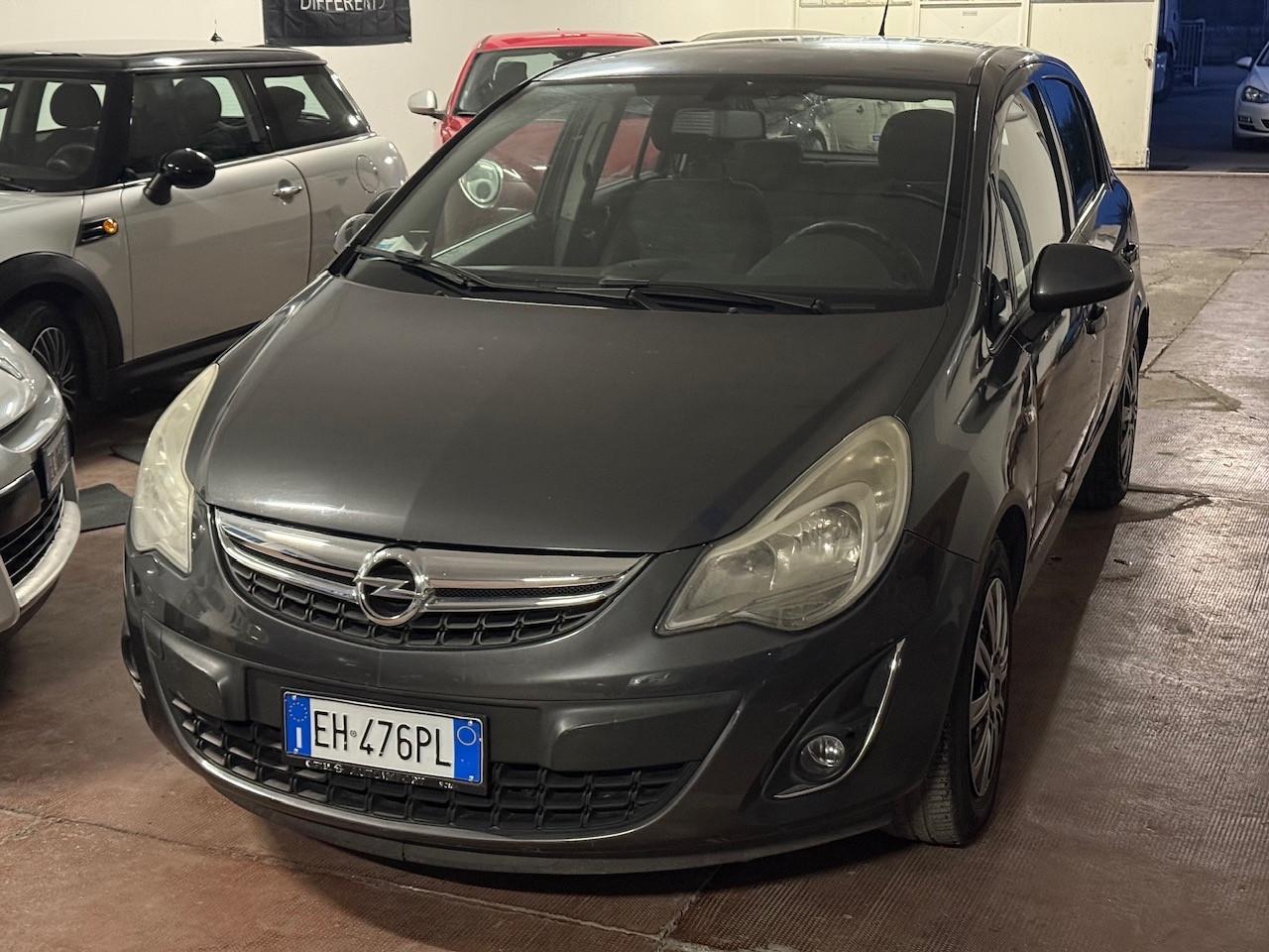 Opel Corsa 1.2 5 porte Cosmo