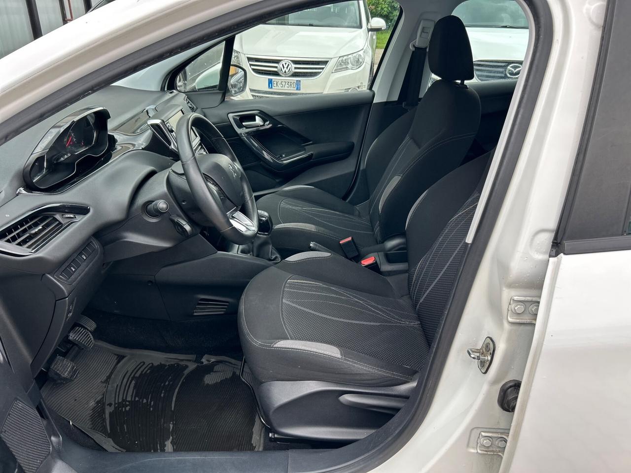 Peugeot 208 PureTech 82 5 porte Allure