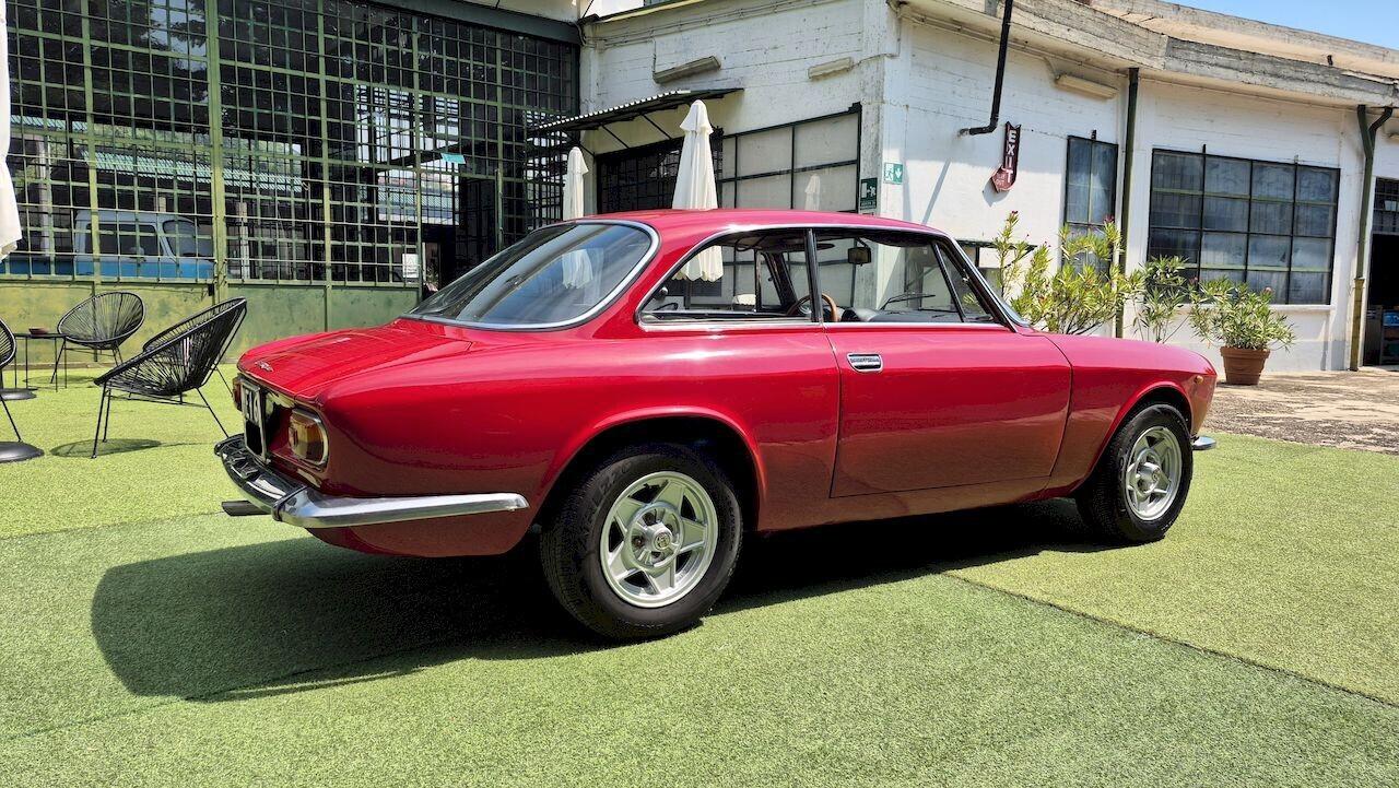 Alfa Romeo GT 1300 Junior – 1971