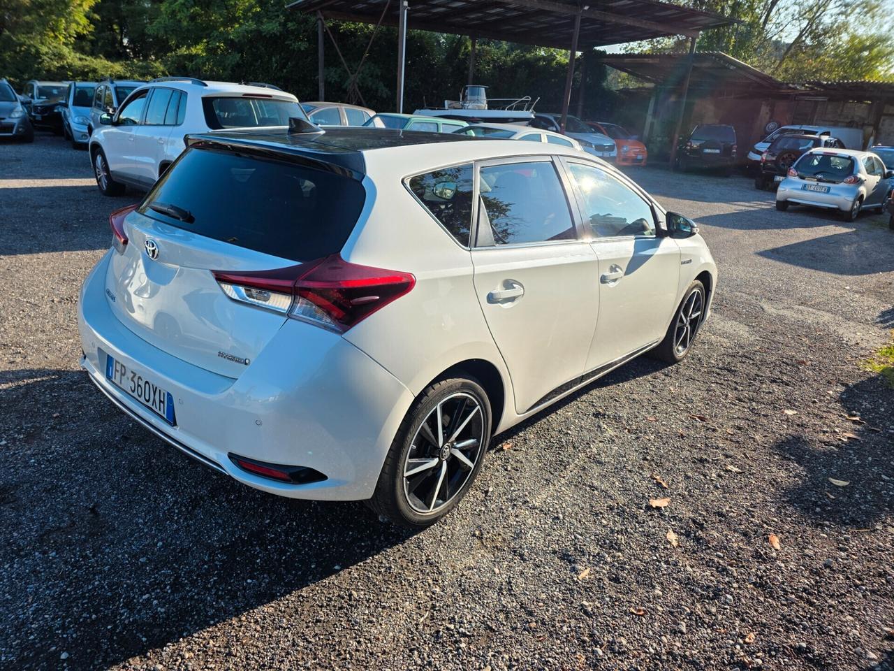 Toyota Auris 1.8 Hybrid Business