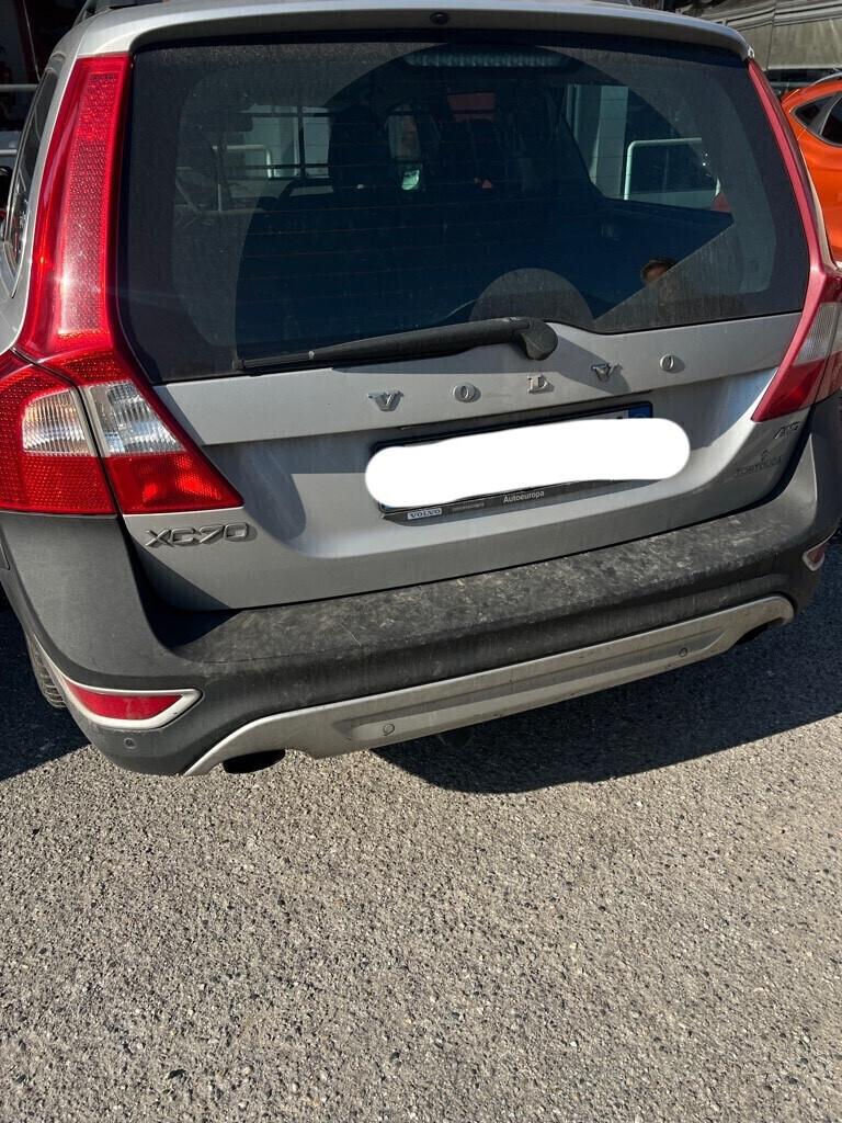 Volvo XC 70 XC70 D5 205 CV AWD Gancio traino