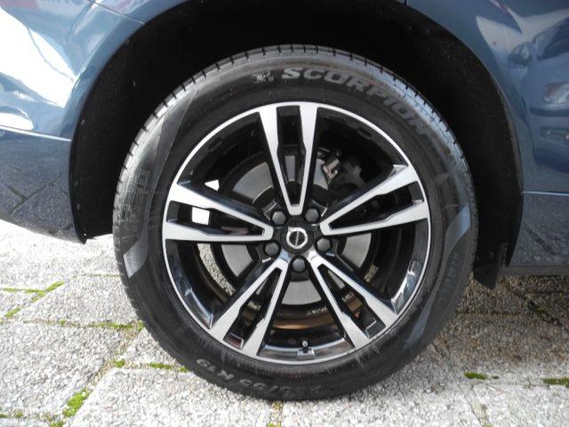 VOLVO XC60 2.0 D AWD Geartronic Business Plus Hybrid autom.