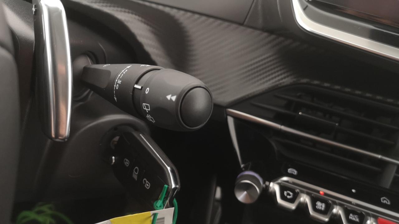 PEUGEOT 208 5P - STYLE Hybrid 100 E-DCS6