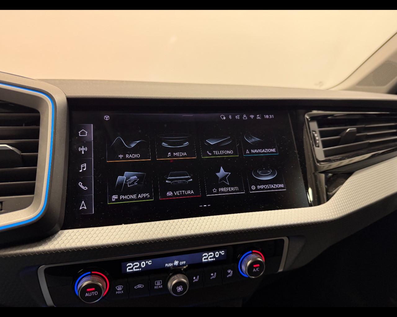 AUDI A1 ALLSTREET 30 TFSI S-TRONIC IDENTITY CONTRAST