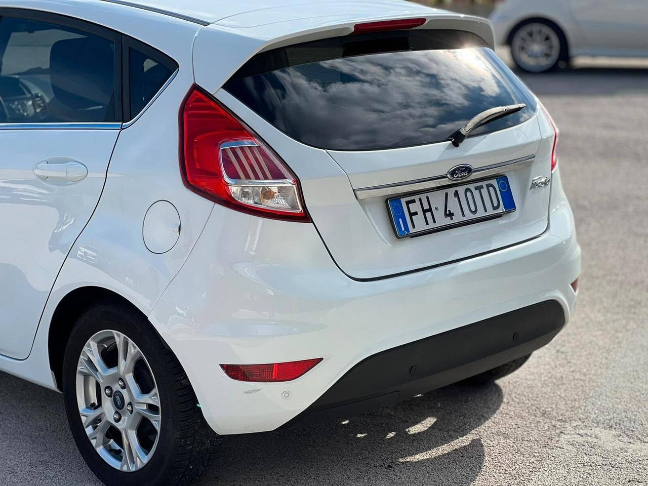 Ford Fiesta 1.5 TDCi 75CV 5 porte Titanium