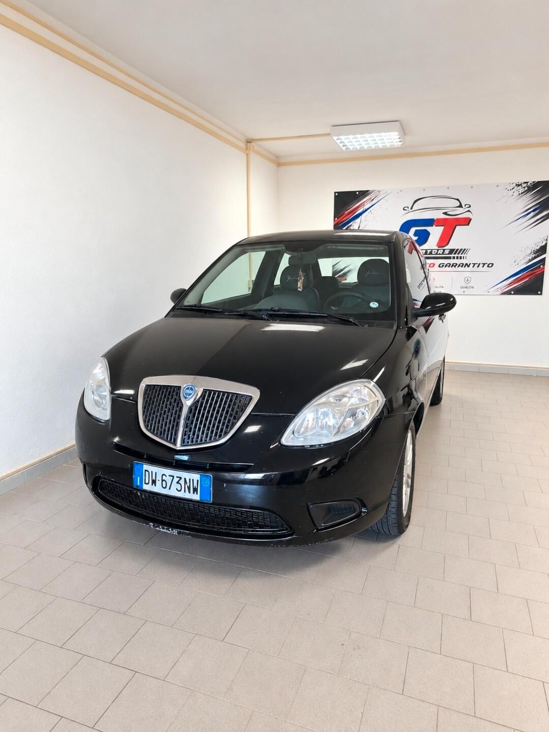 Lancia Ypsilon 1.2 Argento