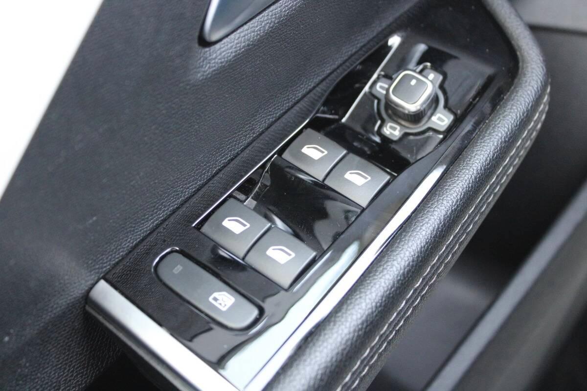 Opel Astra 1.2 t Elegance s&s 130cv AUTO con CAM e CarPlay